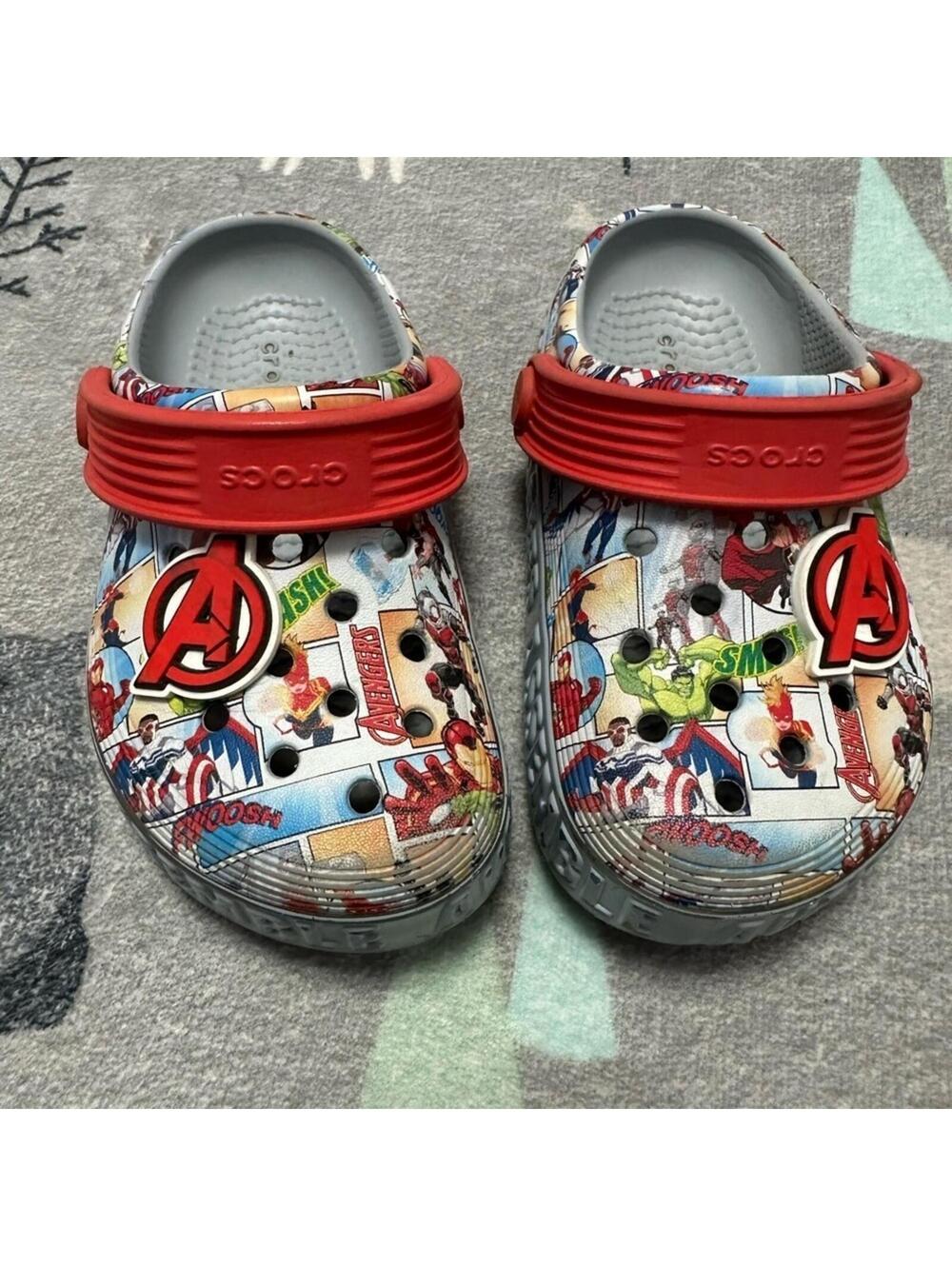 Marvel Avengers Crocs Kids Size 9T Red Gray Comic Print Clogs